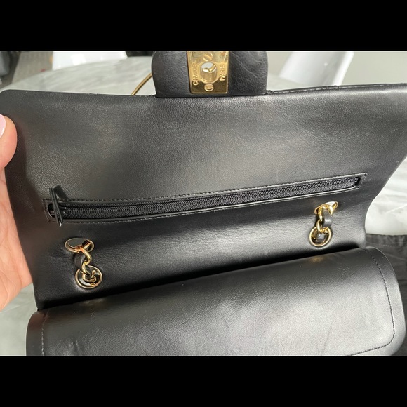 Chanel Classic Flap Medium bag GHW - Picture 3 of 10